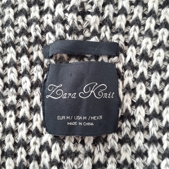 Black & White Knit Batwing Shrug/Cardigan/Sweater - Size M - Picture 3 of 3